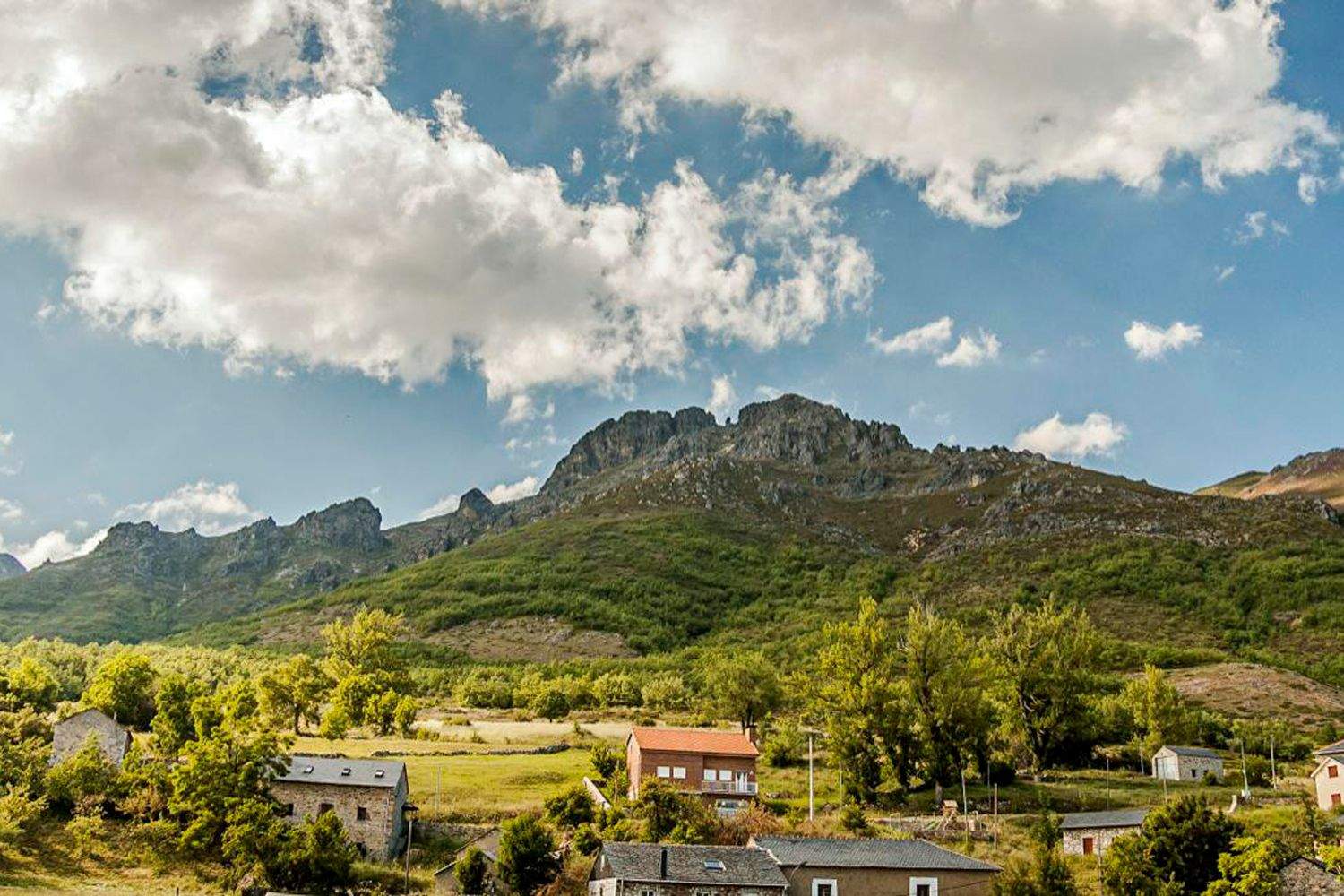 Robledo de Babia | Ayuntamiento de San Emiliano