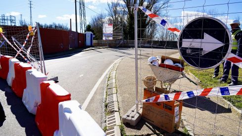 El consejero de Cultura y Turismo visita la restauración del Puente Canto de Sahagún | Campillo (ICAL) El consejero de Cultura y Turismo visita la restauración del Puente Canto de Sahagún | Campillo (ICAL)