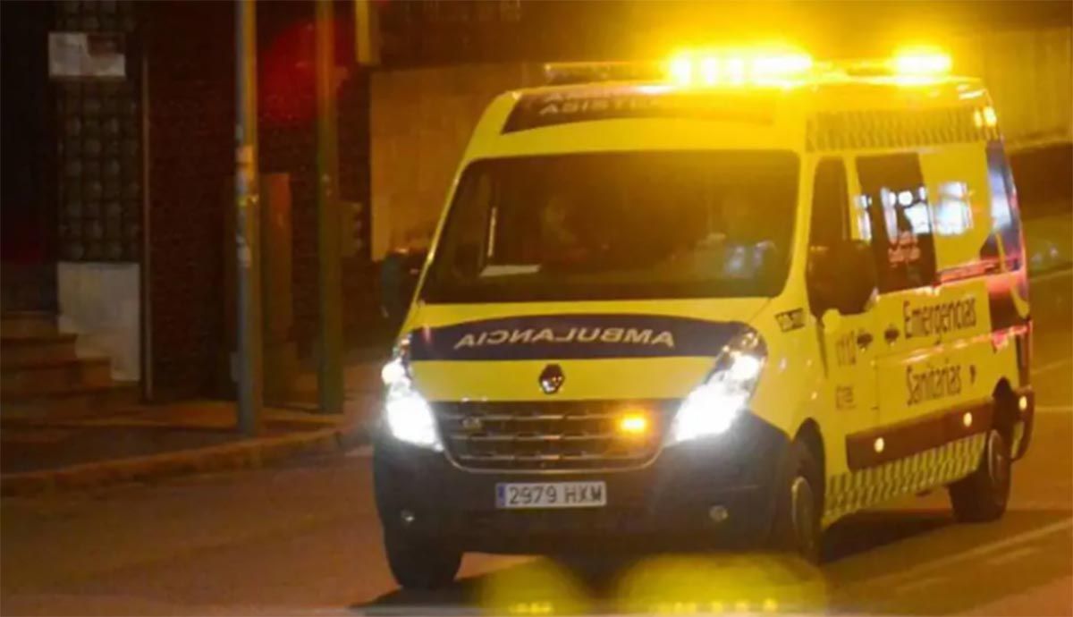 Ambulancia | Fallece un hombre de 37 años tras volcar su vehículo en la AP-71 a la altura de Santa Marina del Rey (León)