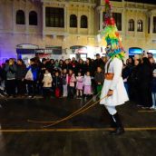 Los Antruejos Leoneses regresan a las calles de la capital llenándola de máscaras y tradición | Campillo / ICAL
