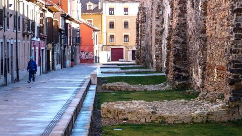 Intervención y peatonalizaciones en el entorno de la Muralla de León | Campillo / ICAL. Intervención y peatonalizaciones en el entorno de la Muralla de León | Campillo / ICAL.
