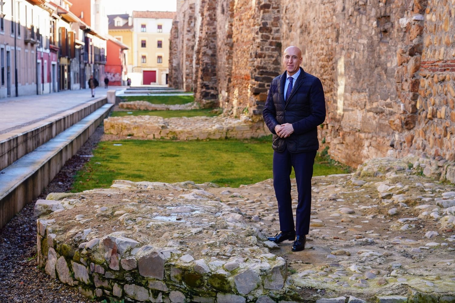 Intervención y peatonalizaciones en el entorno de la Muralla de León | Campillo / ICAL.