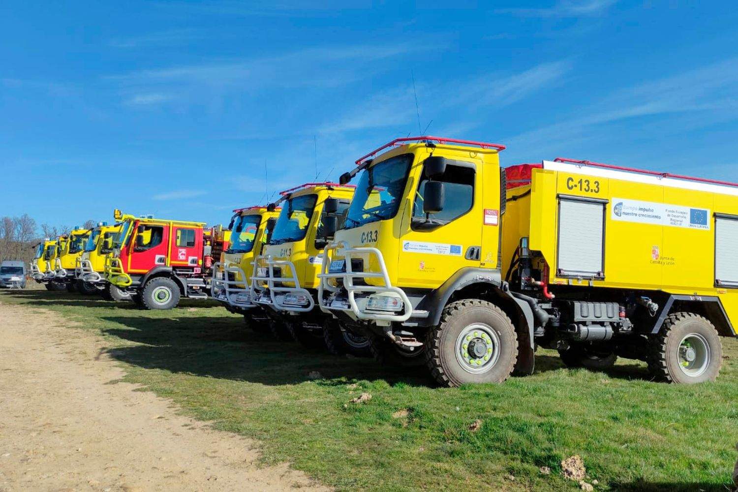 La Junta y Renault muestran en Rabanal del Camino (León) el funcionamiento de los 30 nuevos camiones (2) La Junta y Renault muestran en Rabanal del Camino (León) el funcionamiento de los 30 nuevos camiones (2)