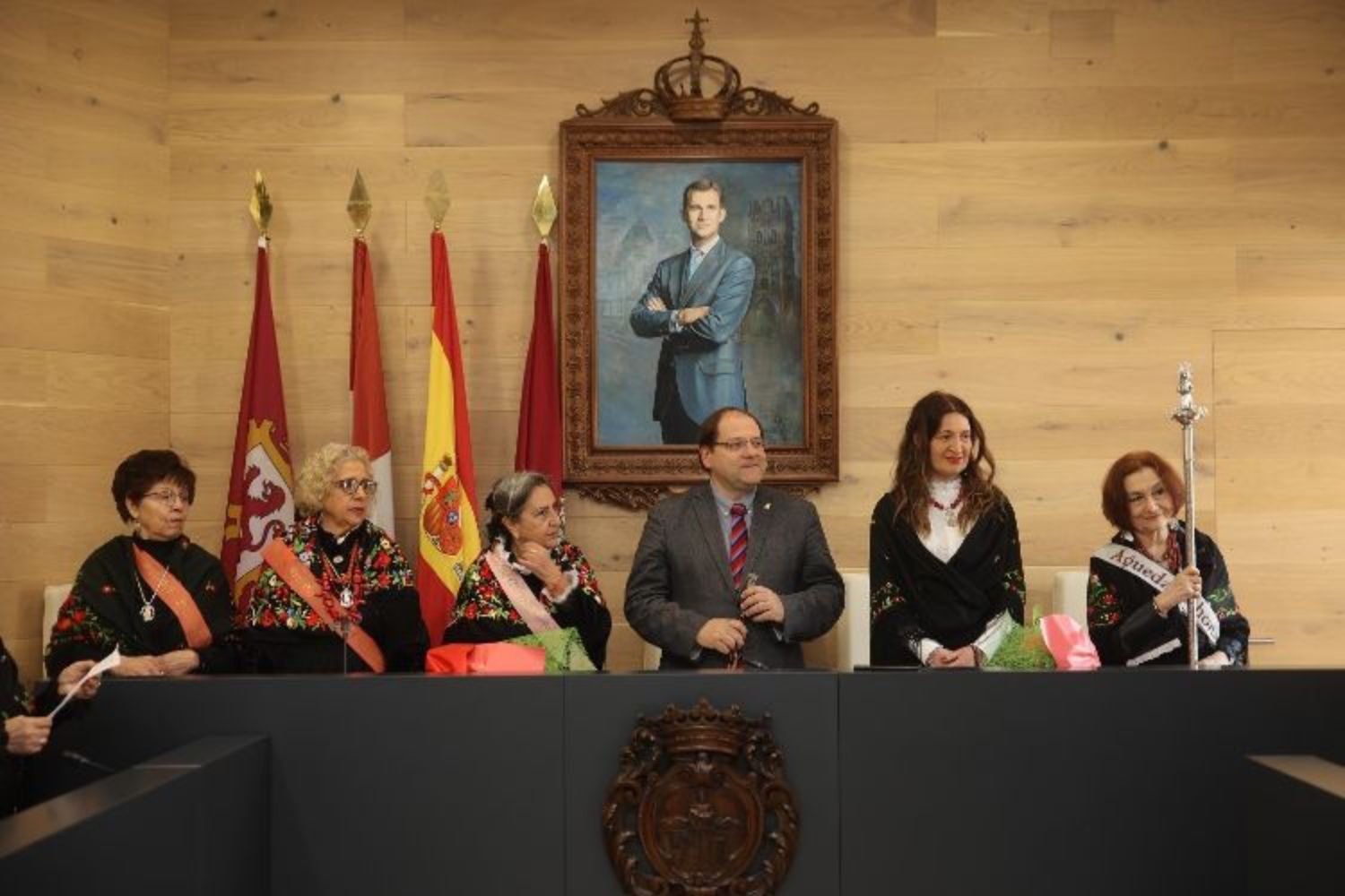 La Cofradía de Santa Águeda ‘manda’ por un día en La Bañeza (León) 