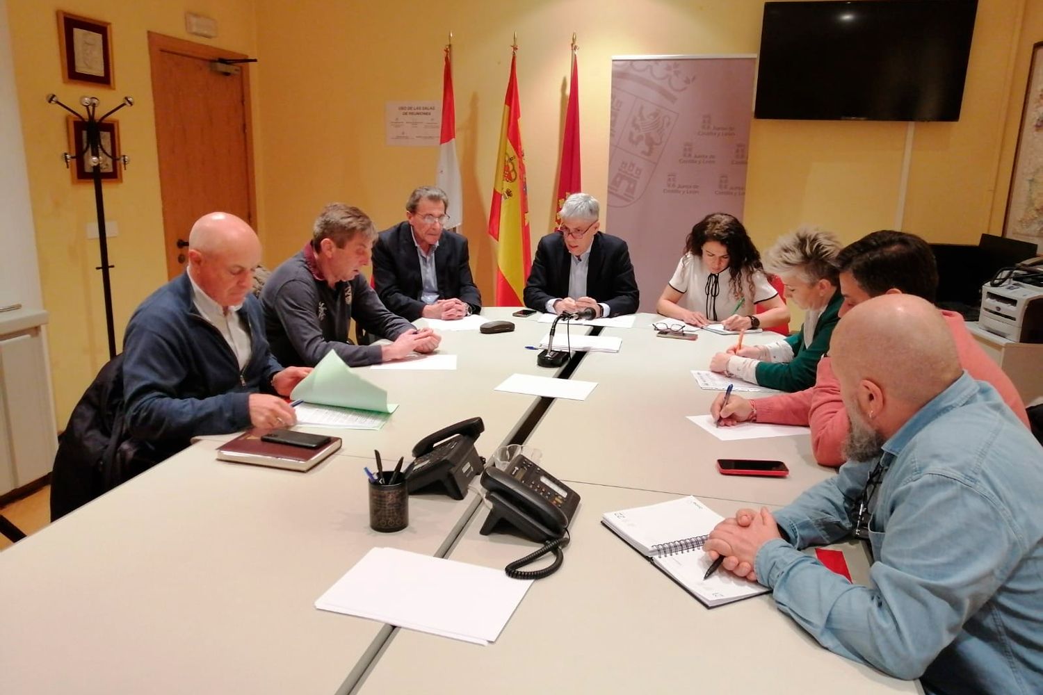 Reunión entre la delegación territorial y las OPAS de León Reunión entre la delegación territorial y las OPAS de León