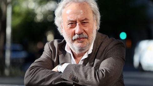 El escritor leonés Julio Llamazares presentará su poemario 'La lentitud de los bueyes' en la Fundación Cerezales Antonino y Cinia