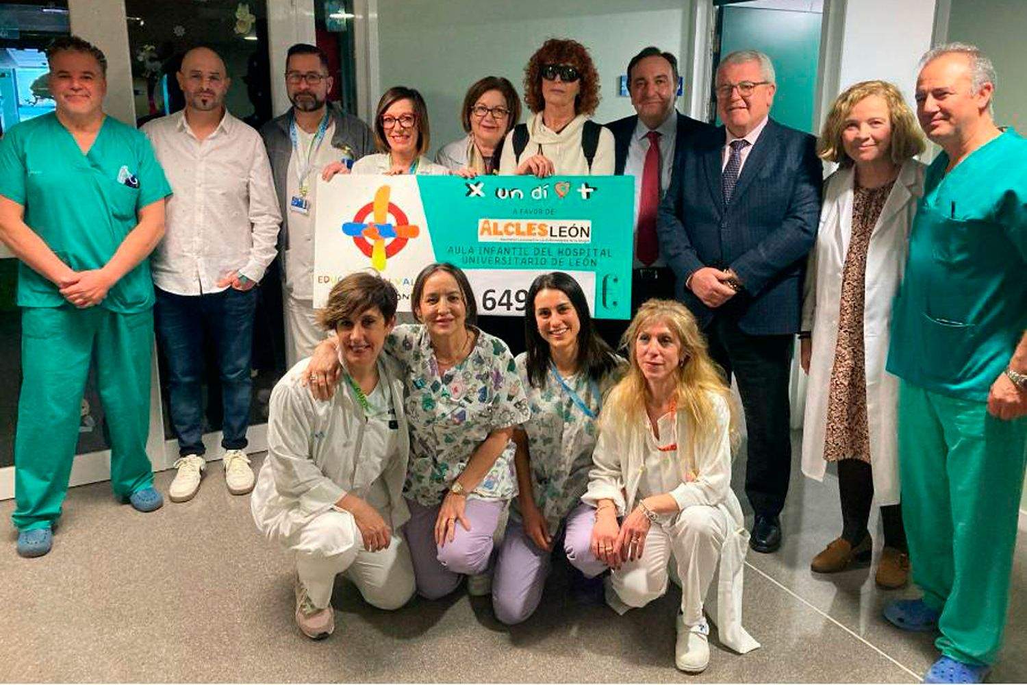 El Colegio Leonés entrega cerca de 6.000 euros a Alcles para una sala de respiro la Pediatría del CAULE El Colegio Leonés entrega cerca de 6.000 euros a Alcles para una sala de respiro la Pediatría del CAULE