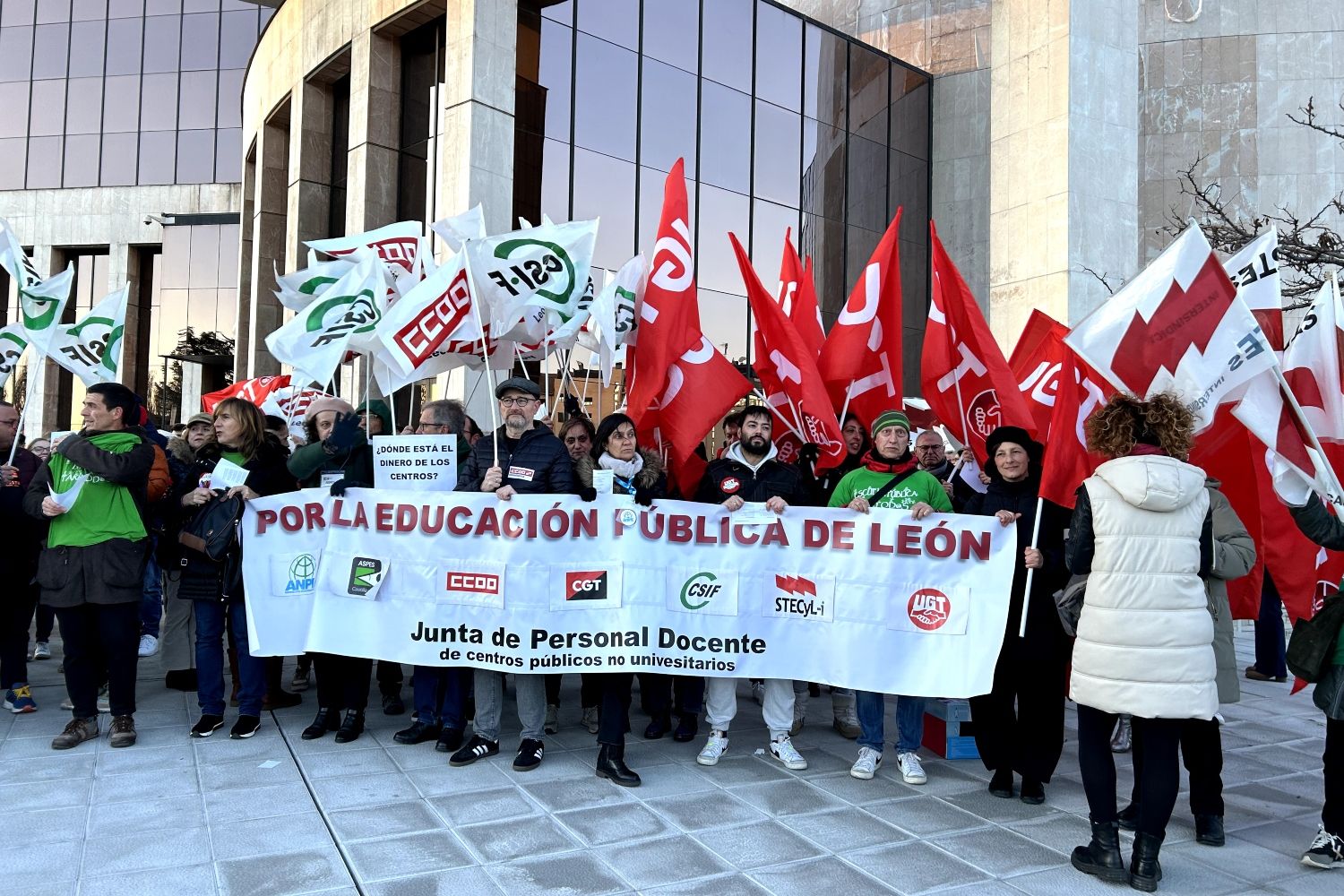 Los docentes de León suspenden las protestas hasta el 21 de marzo