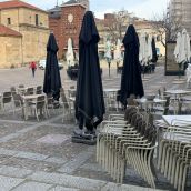 Izquierda Unida acusa al Ayuntamiento de León de privatizar servicios y áreas de acceso público