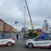 Las obras del quinto Burger King en León generan cortes de tráfico en la Avenida Antibióticos durante la mañana del domingo