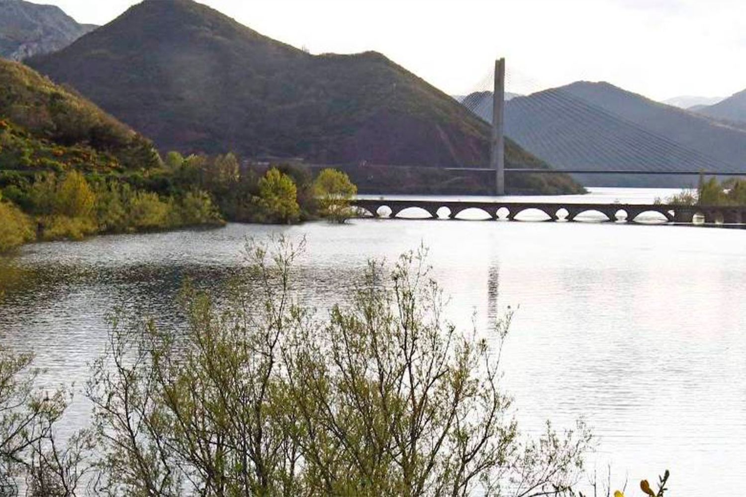 Barrios De Luna Embalse  | Web Turismo Castilla y León 