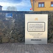 Letrero instalado en al nueva plaza la McDalena de La Magdalena (León)