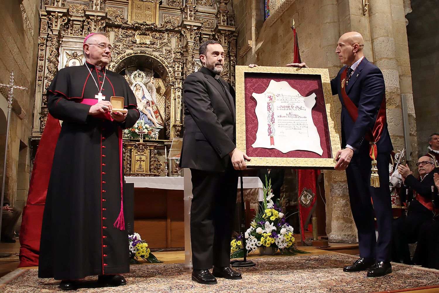 medalla de oro parroquia del mercado 6