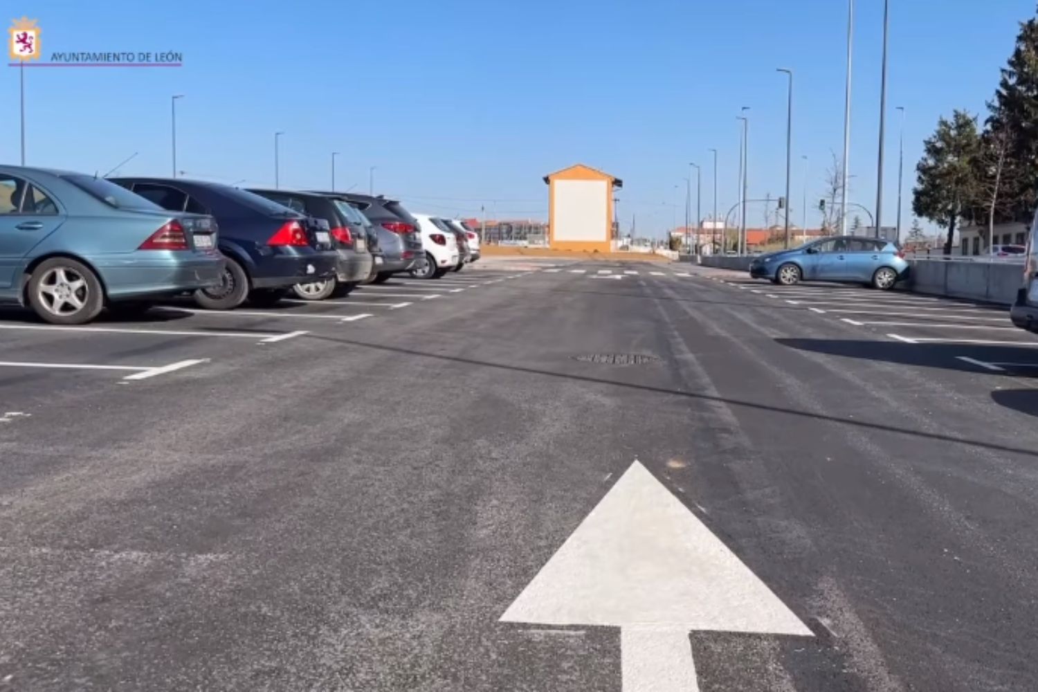 León estrena su esperada zona intermodal en la Avenida de Asturias con más de 200 plazas de aparcamiento 