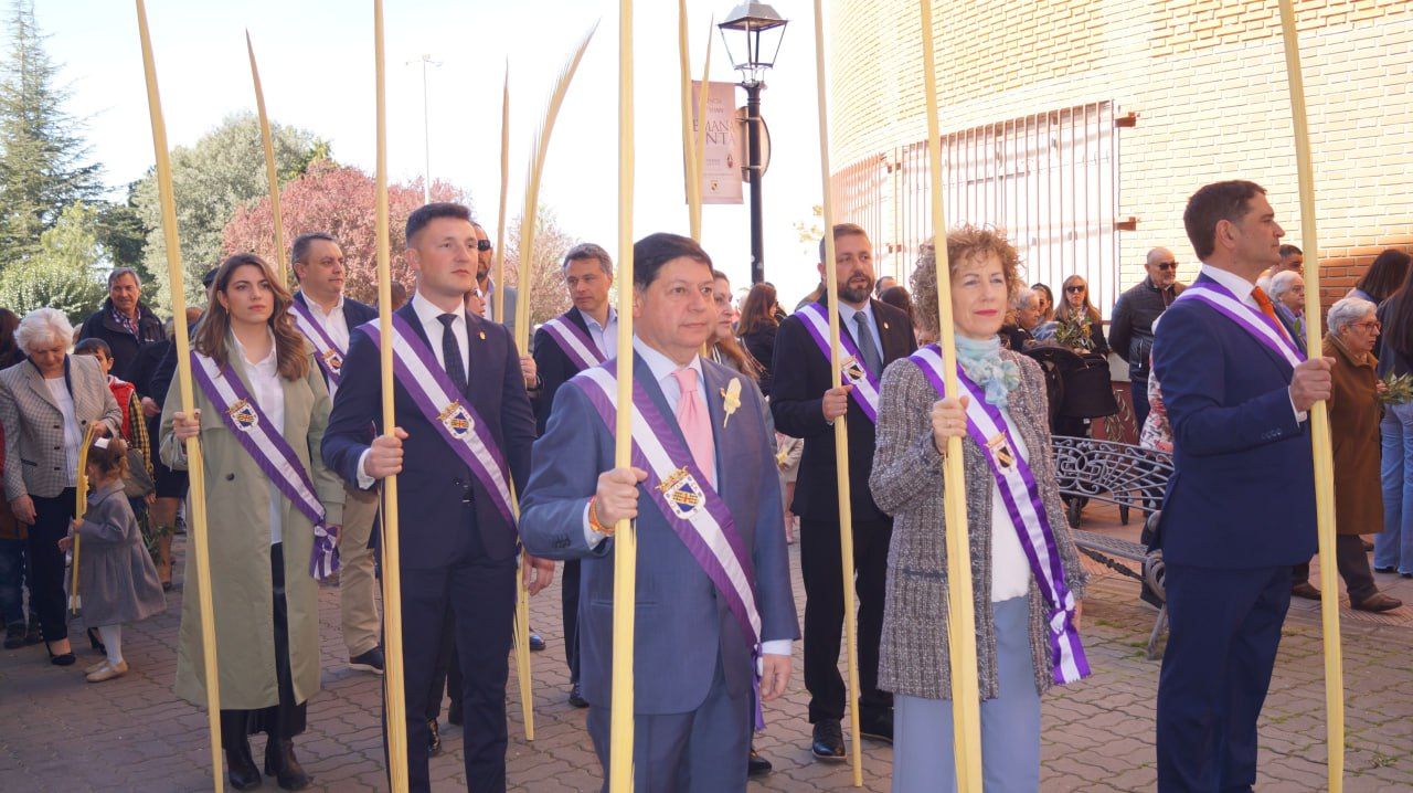 Las palmas del Domingo de Ramo salen en procesión por las calles de Valencia de Don Juan Las palmas del Domingo de Ramo salen en procesión por las calles de Valencia de Don Juan