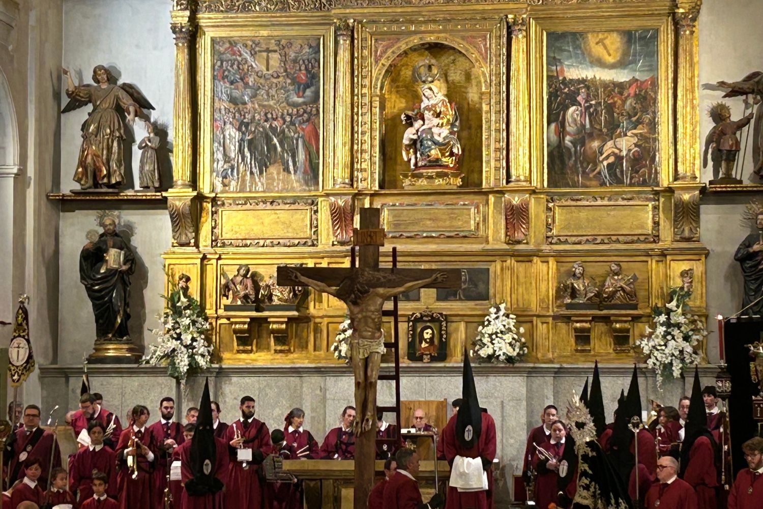 Procesión del santo Cristo del Desenclavo en León (2)