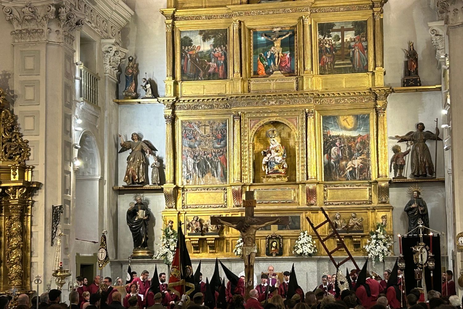 Procesión del santo Cristo del Desenclavo en León (1)