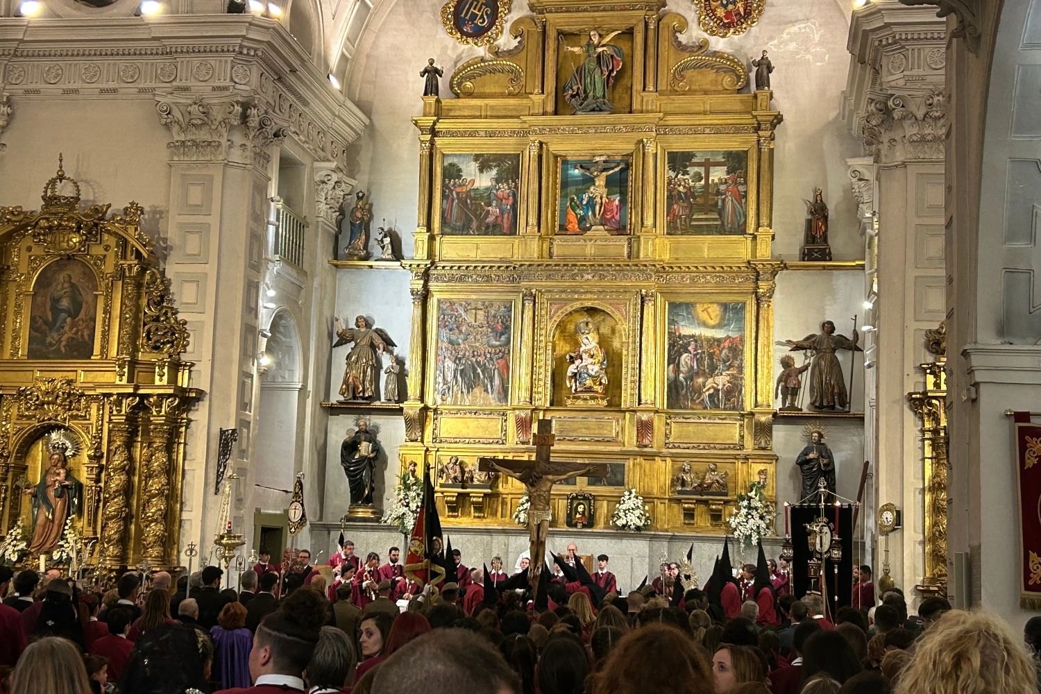 Procesión del santo Cristo del Desenclavo en León