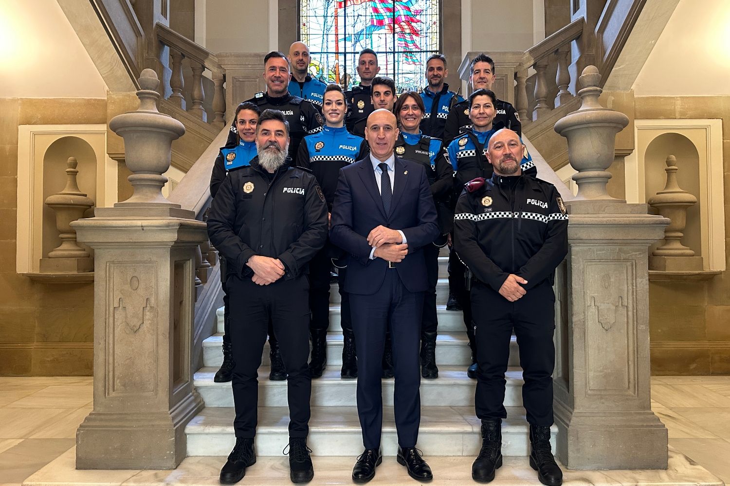 El alcalde de León recibe a los agentes que participarán en el Campeonato de España de Policías Locales