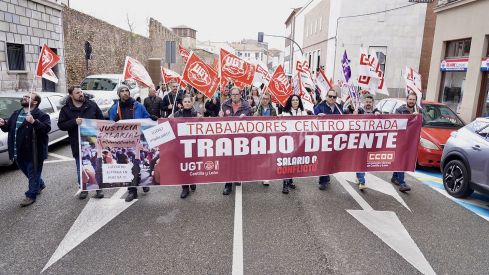 Manifestación de los trabajadores del Centro Estrada de León