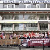 Manifestación de los trabajadores del Centro Estrada de León