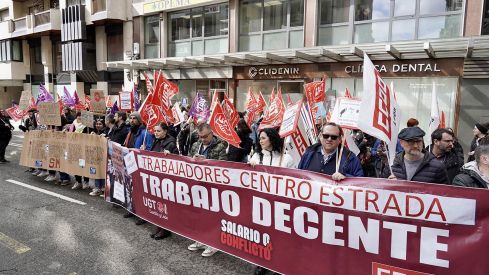 Manifestación de los trabajadores del Centro Estrada de León