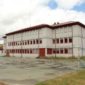 El delegado de la Junta y el Ayuntamiento de Villamanín comparten la satisfacción por el buen estado del CEIP Santa Mª de Arbas