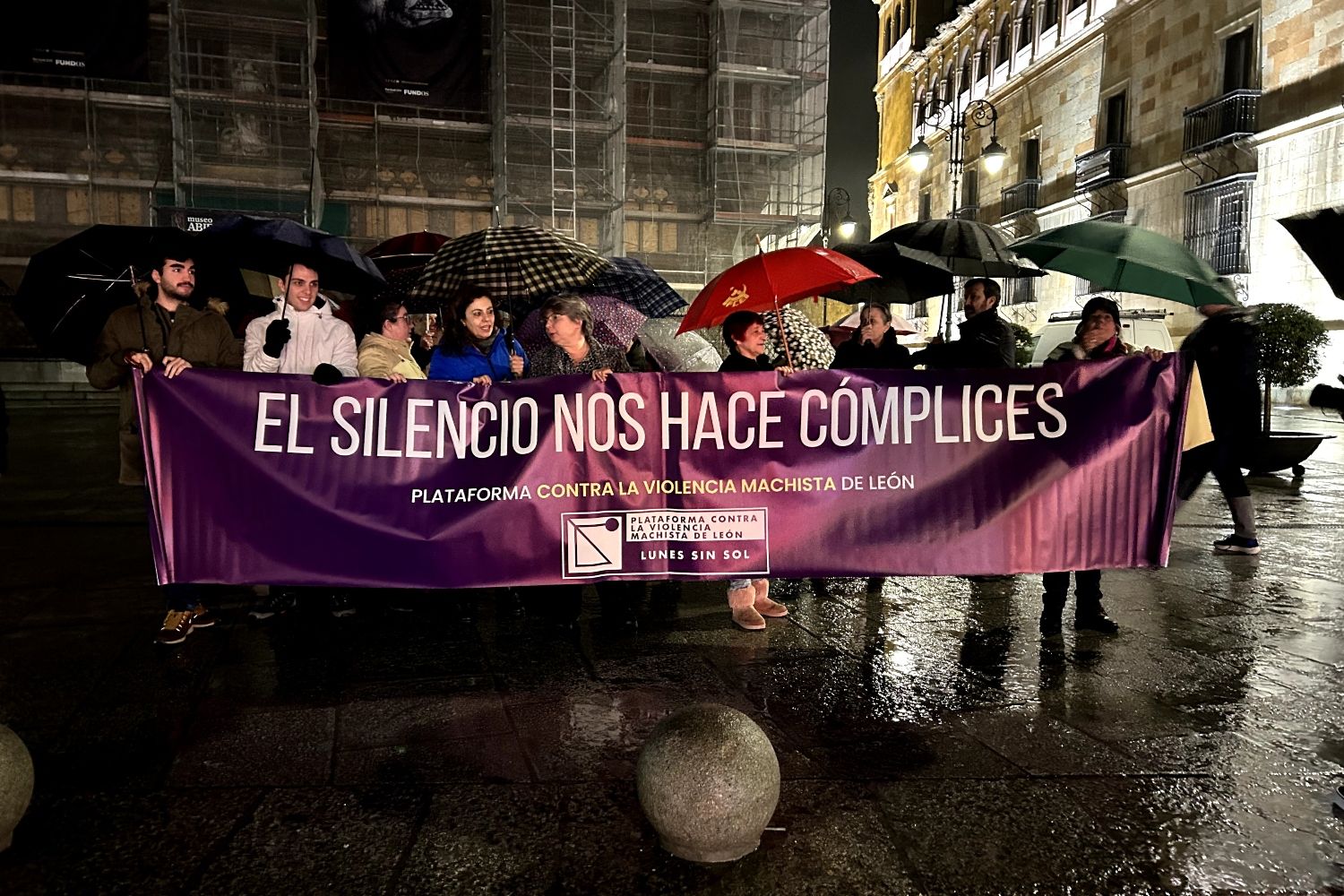 La Plataforma contra la Violencia Machista de León convoca hoy un nuevo ‘Lunes sin sol’