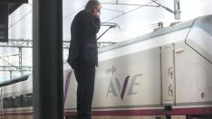 Una avería en el AVE León-Madrid deja a más de 160 pasajeros en tierra 