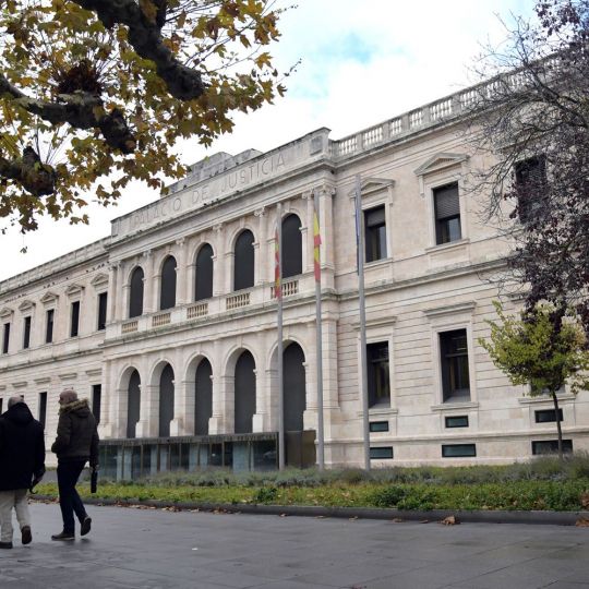 TSJCyL | Anulan una absolución por estafa y falsedad documental en León y obliga a repetir el jucio