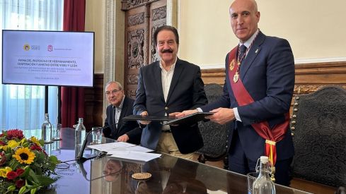 Firma del hermanamiento entre León y Viseu