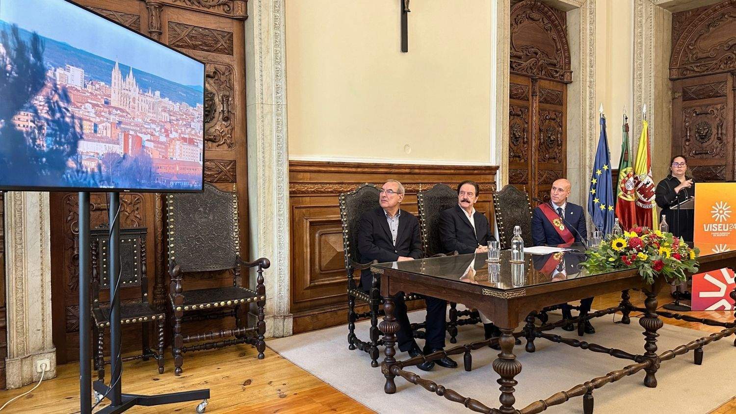 Firma del hermanamiento entre León y Viseu (1)