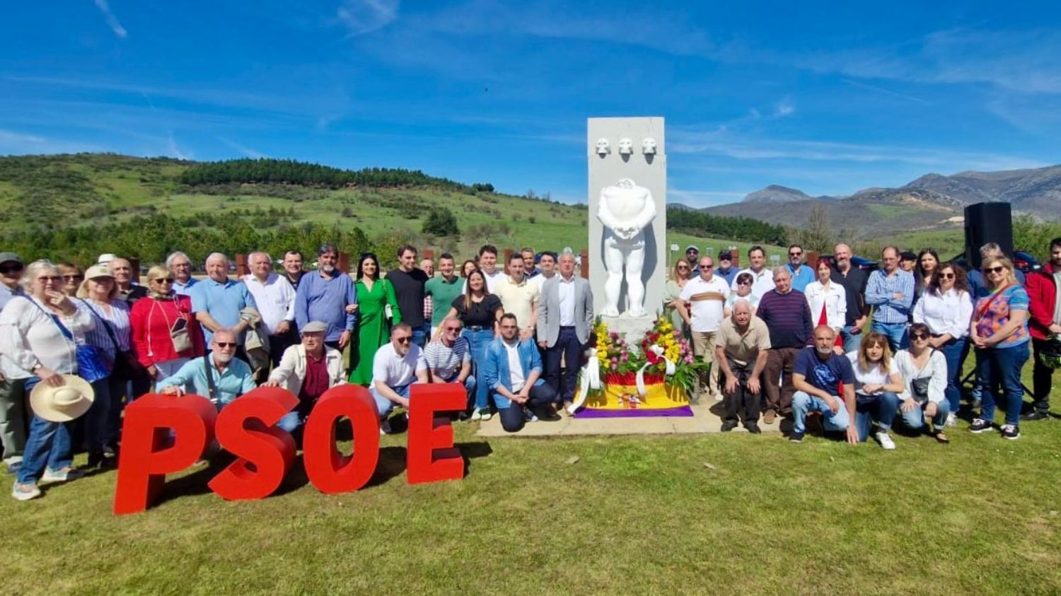 El PSOE de León y Juventudes Socialistas celebran el aniversario la II República y niegan la “falsa ley de concordia de PP y Vox”