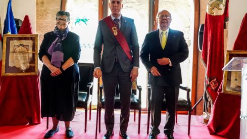 Título de Hijo Adoptivo al cónsul honorario de España en Washington | Campillo / ICAL