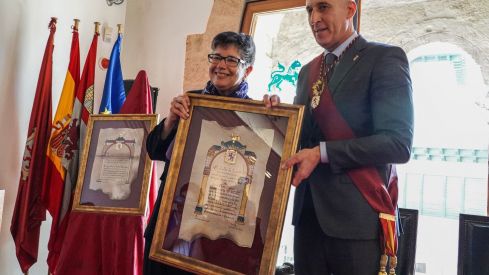 Título de Hijo Adoptivo al cónsul honorario de España en Washington | Campillo / ICAL