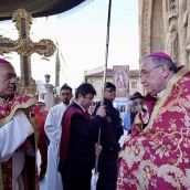 La Lignum crucis de Santo Toribio de Liébana recala en León en su peregrinación a Astorga