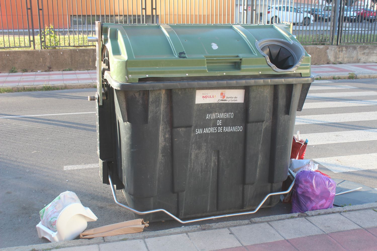 Contenedores de basura en San Andrés del Rabanedo
