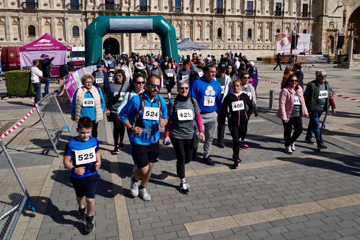 Carrera popular y marcha familiar por el Día de Castilla y León | Campillo / ICAL