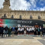 El autobús del equipo ciclista Eneicat viaja a Valencia con mercancía donada por diversas empresas de León para los afectados por la DANA El autobús del equipo ciclista Eneicat viaja a Valencia con mercancía donada por diversas empresas de León para los afectados por la DANA