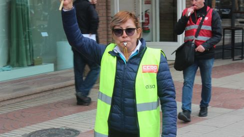 El PCE e IU León apoyarán la huelga de las filiales de Alsa por considerar "esclavitud" las jornadas de 15 horas de los trabajadores