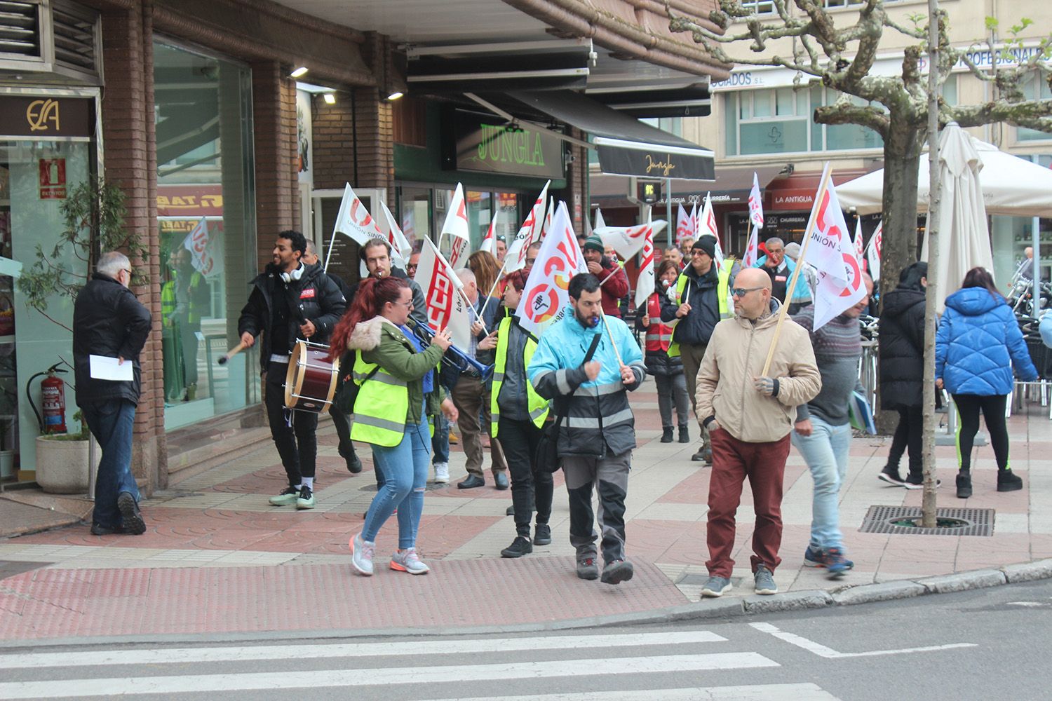 Las filiales de Alsa reducen las jornadas de huelga en mayo
