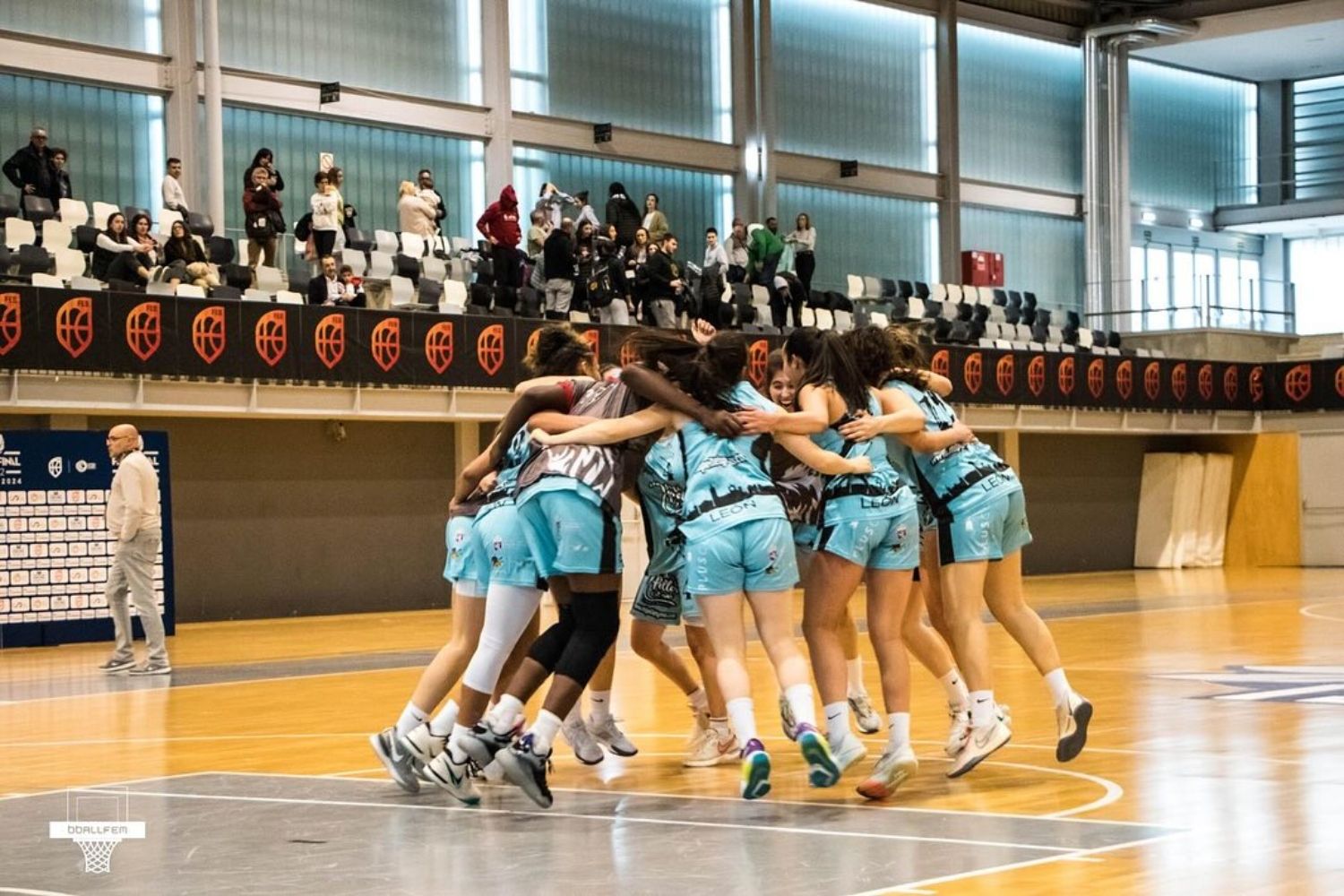  Baloncesto Femenino León se queda a las puertas del ascenso a la Liga Femenina Challenge