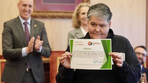 La infanta Elena entrega los diplomas de un curso de Salud Mental León y la Fundación Mapfre