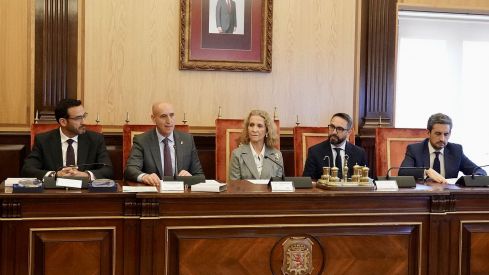 La infanta Elena entrega los diplomas de un curso de Salud Mental León y la Fundación Mapfre