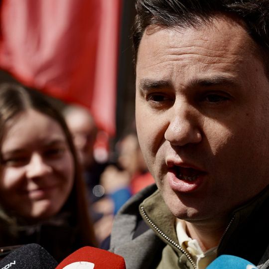Cendón arremete contra Diez: "Cuando faltan argumentos, aparece el barro, y en eso se parece a la extrema derecha" Cendón arremete contra Diez: "Cuando faltan argumentos, aparece el barro, y en eso se parece a la extrema derecha"