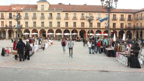 Moda en la calle - Desfile de jóvenes diseñadores leoneses