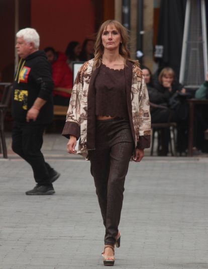 Moda en la calle - Desfile de jóvenes diseñadores leoneses