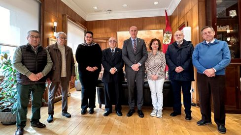 La Asociación Leonesa de Caridad (Asleca) presenta al alcalde de León su nueva junta directiva