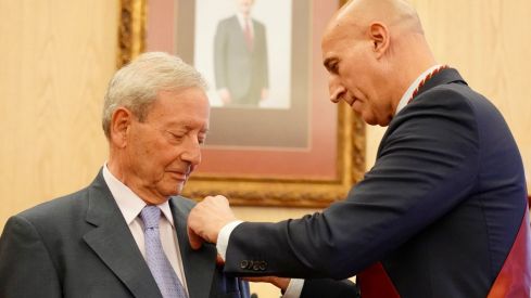 Marcelino Félix Fernández Ibáñez, Hijo Predilecto de la Ciudad de León | Campillo / ICAL Marcelino Félix Fernández Ibáñez, Hijo Predilecto de la Ciudad de León | Campillo / ICAL