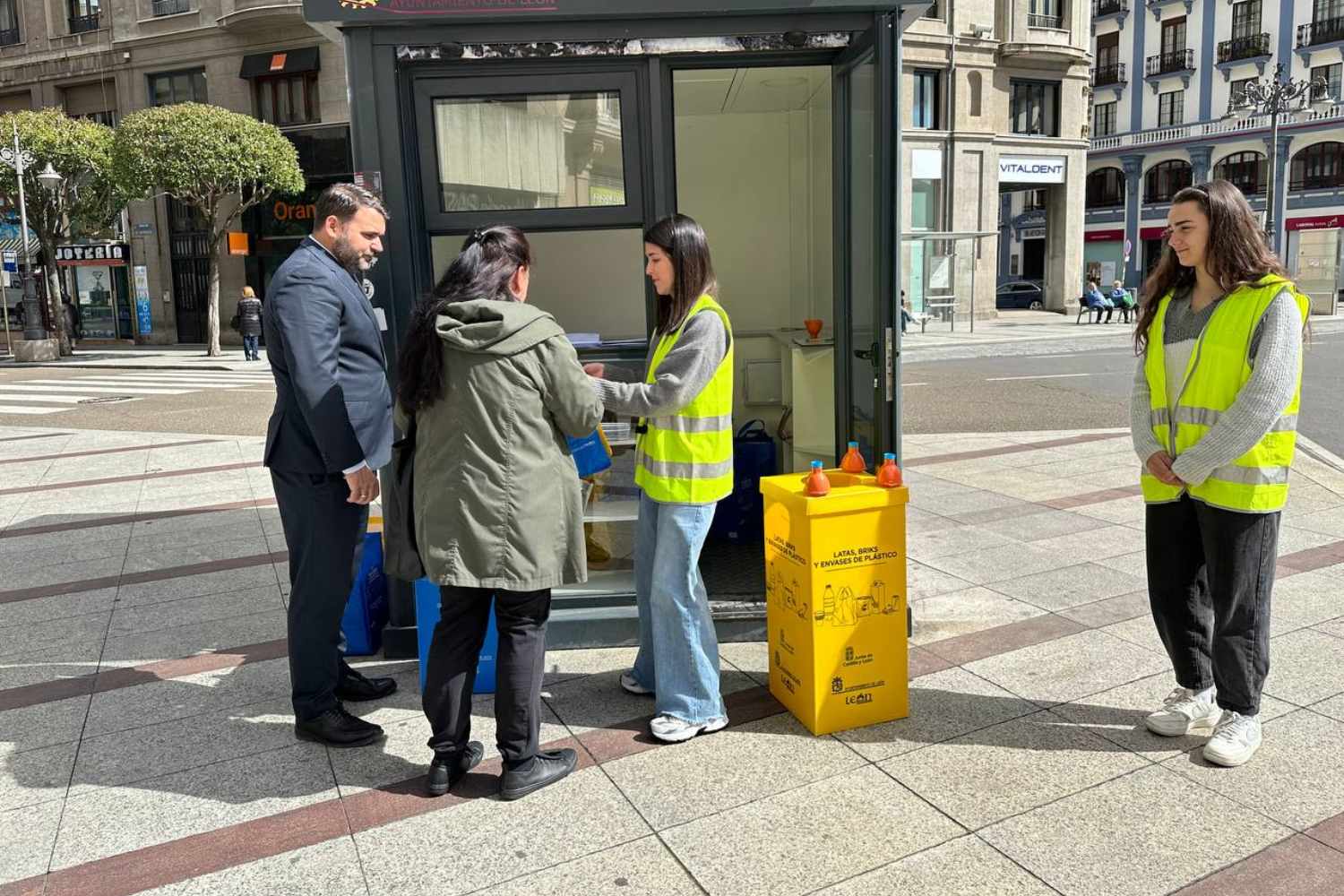 Campaña reciclaje leon (2)